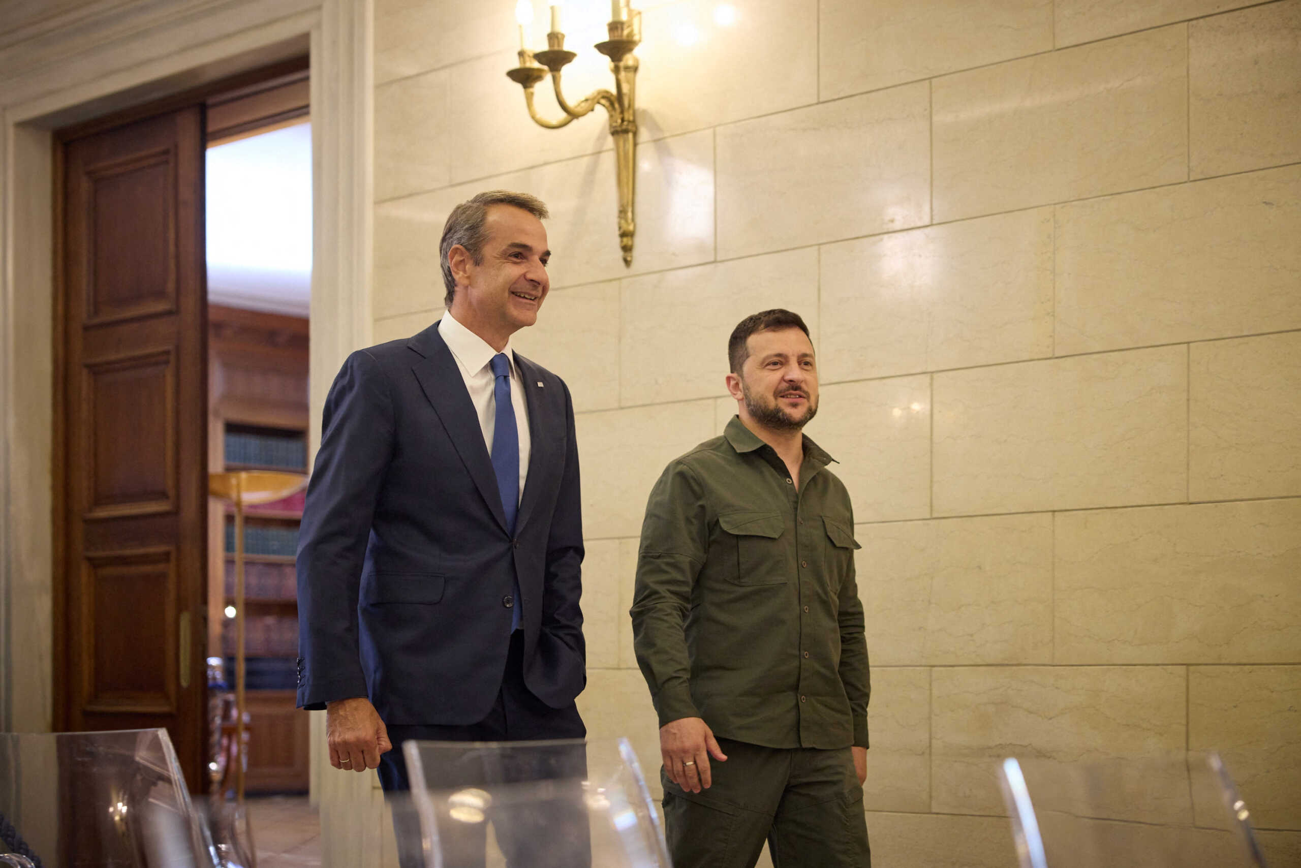 Ζελένσκι μετά τη συνάντηση με Μητσοτάκη: Εκπαίδευση Ουκρανών πιλότων σε F-16 και νέο πακέτο στρατιωτικής βοήθειας