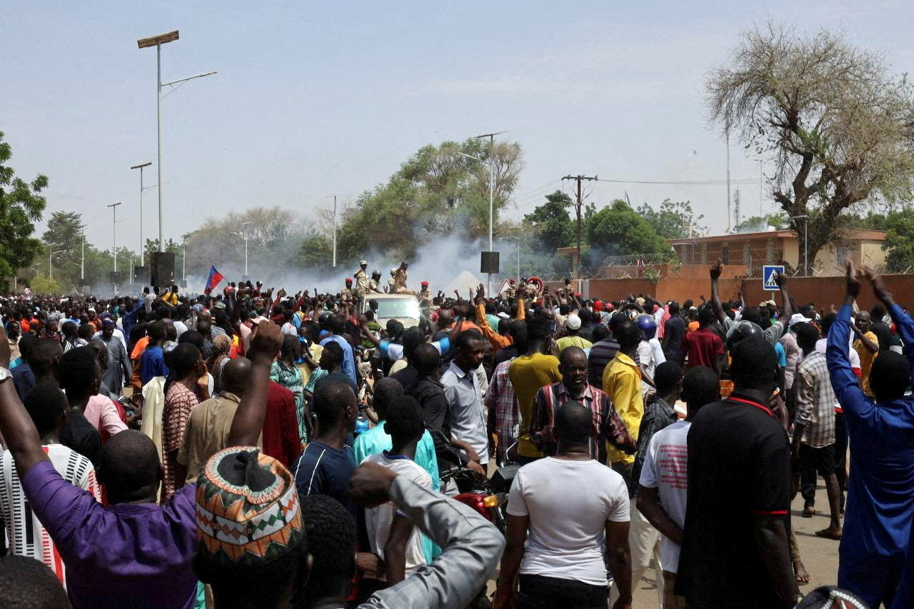 Ο Νίγηρας ανοίγει ξανά τα σύνορά του με πολλές γειτονικές χώρες μία εβδομάδα μετά το πραξικόπημα