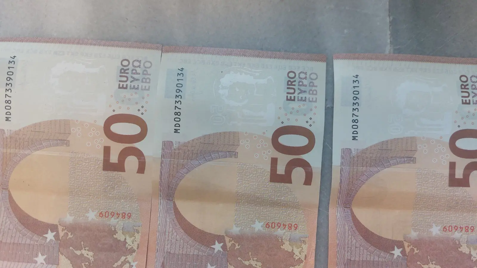 Κρήτη: Αυτά είναι τα πλαστά χαρτονομίσματα που έδινε στα Χανιά για να κάνει αγορές