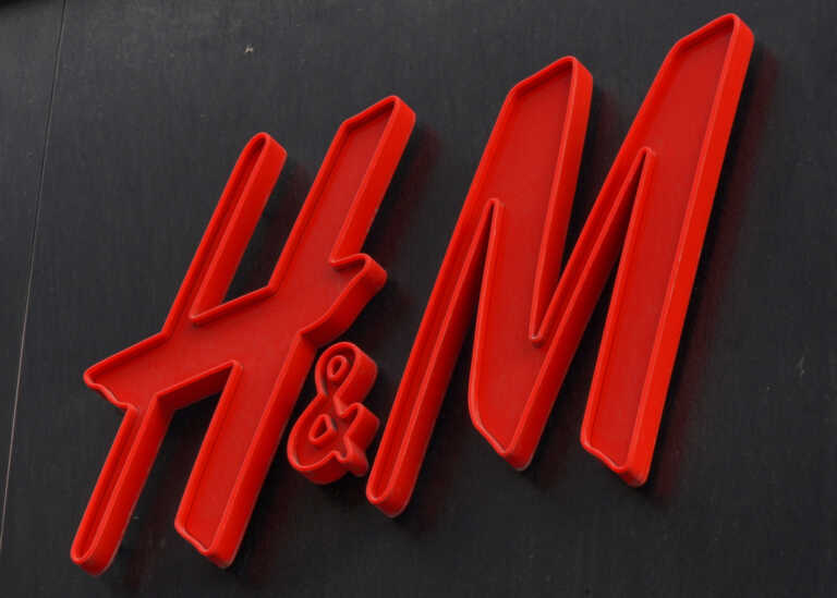 Ο κολοσσός ένδυσης H&M εγκαταλείπει τη Μιανμάρ μετά τις αποκαλύψεις για παραβιάσεις εργασιακών δικαιωμάτων σε βιοτεχνίες