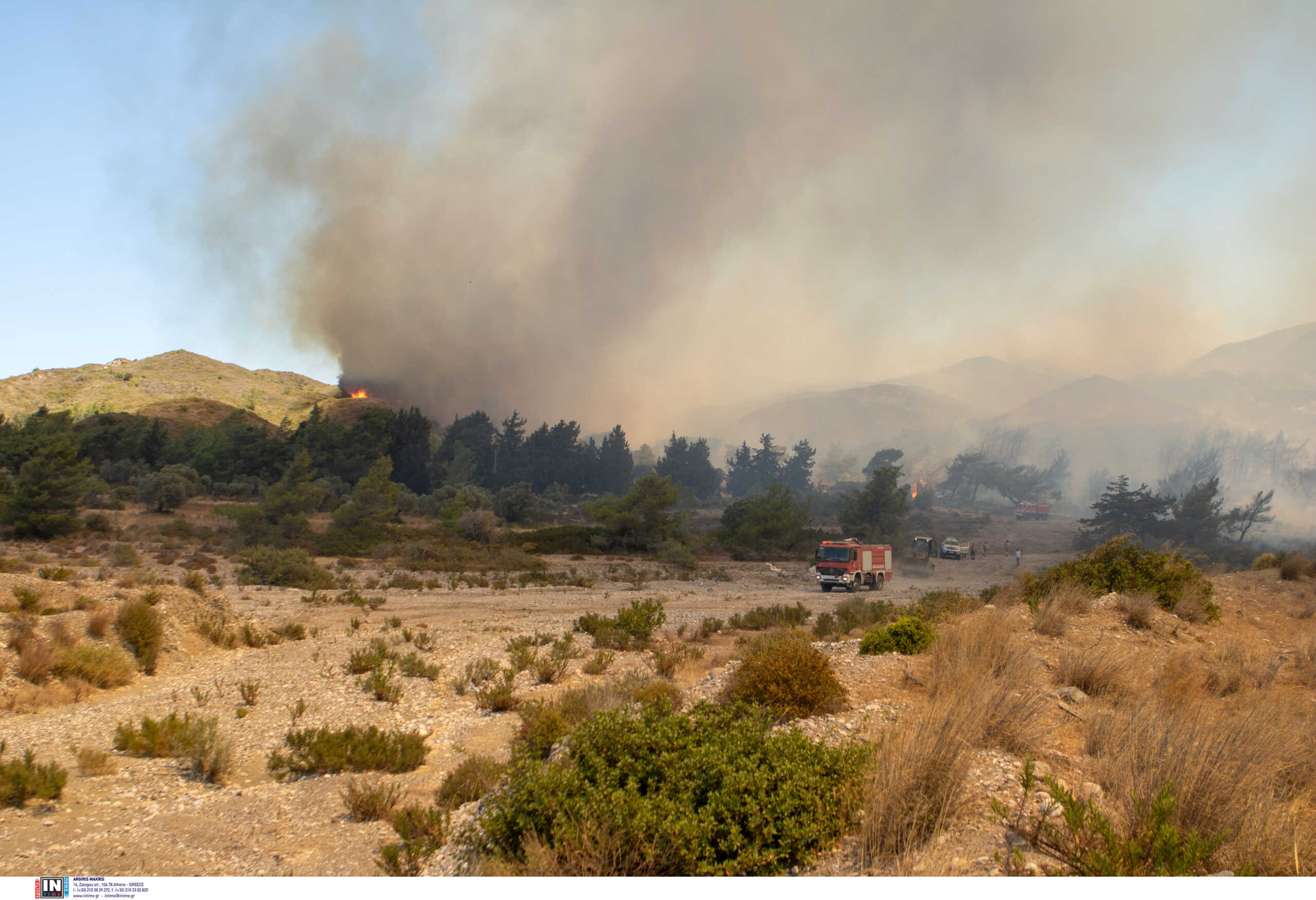 Φωτιά στη Ρόδο: Ξαφνικός θάνατος 39χρονου εθελοντή – Εξετάζεται αν οφείλεται στη συμμετοχή του στην κατάσβεση