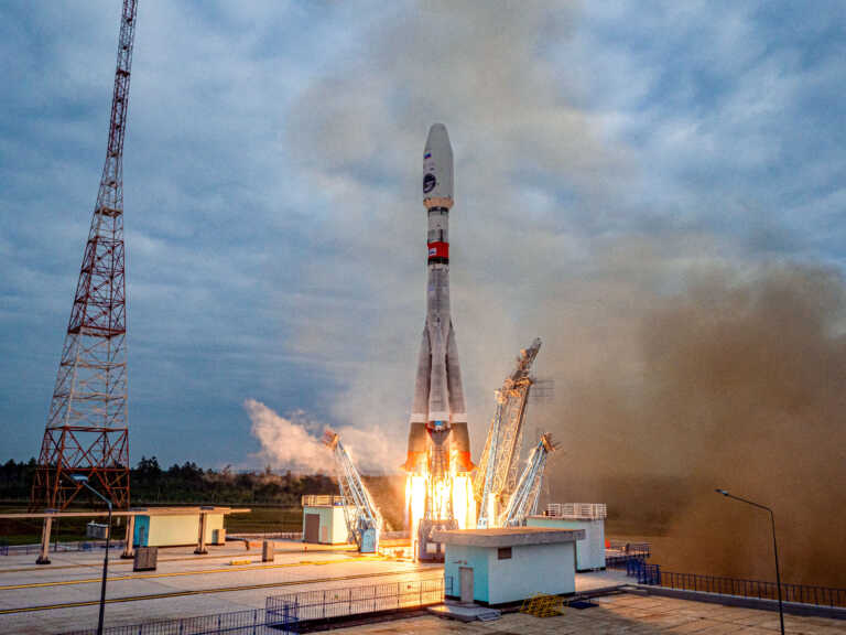Η Ρωσία εκτόξευσε πύραυλο για τη Σελήνη – Επιστρέφει στο φεγγάρι μετά από 47 χρόνια