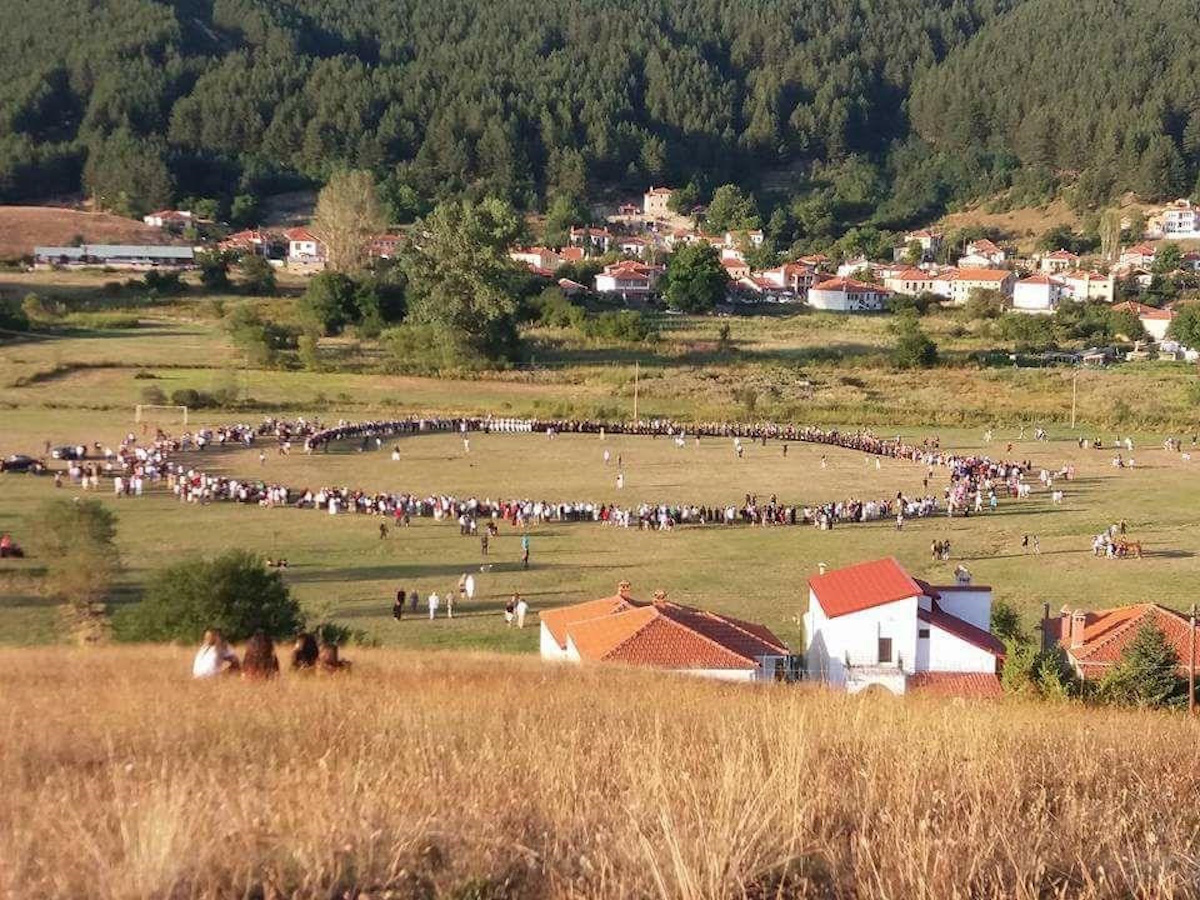 Το μεγάλο πανηγύρι του Δεκαπενταύγουστου και ο «τρανός χορός» που ένωσαν τα χωριά Βλάστη και Συρράκο