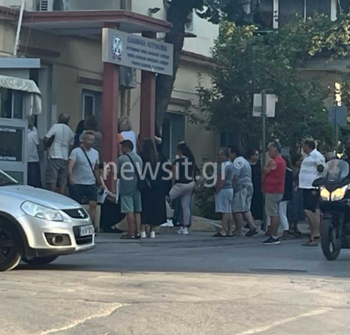 Νέες ταυτότητες: Εικόνες από τις ουρές στη Θεσσαλονίκη – «Είναι του διαβόλου αυτές που έρχονται»