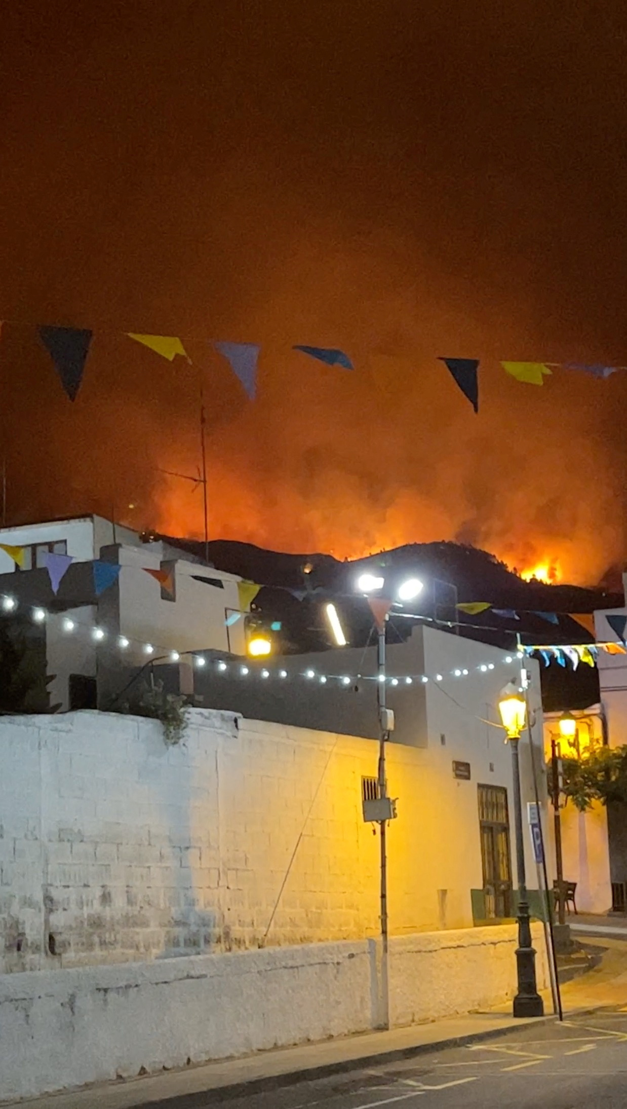 Ισπανία: Εκκενώθηκαν 4 χωριά στο νησί Τενερίφη λόγω φωτιάς