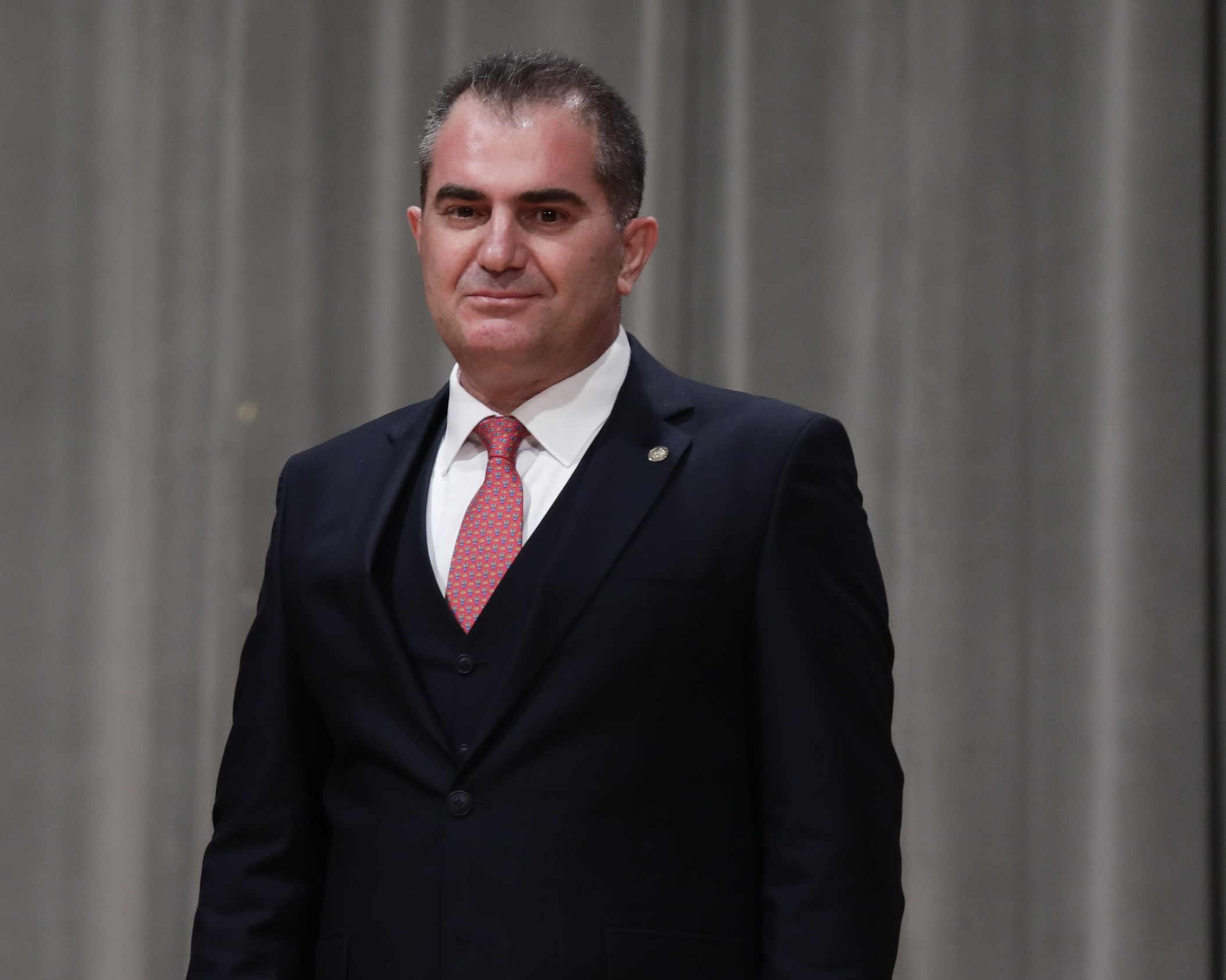 Θανάσης Βασιλόπουλος: Ο δήμαρχος Καλαμάτας «έστειλε» πασχαλινές ευχές σε πρόσκληση για τα εγκαίνια του εκλογικού κέντρου του