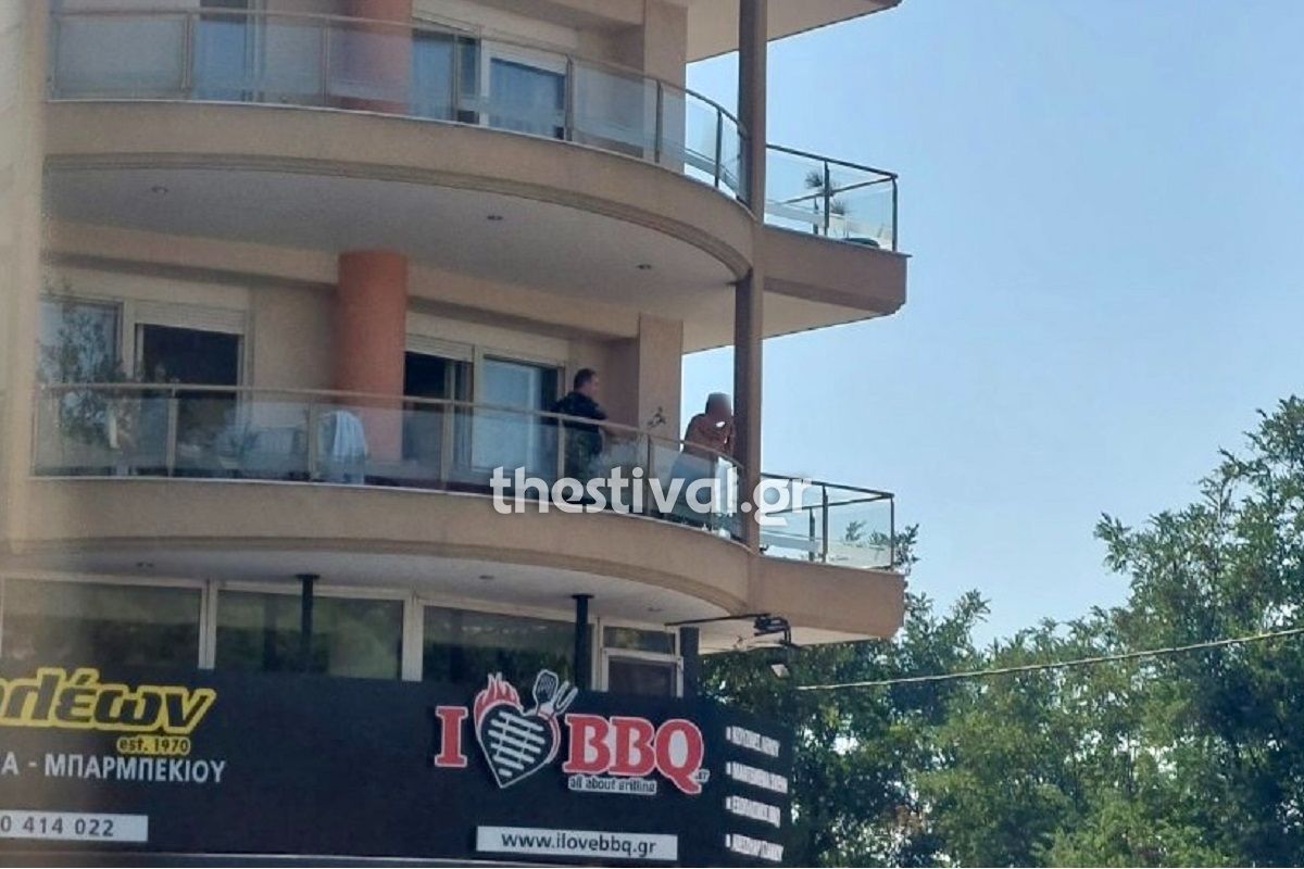Θεσσαλονίκη: Μεθυσμένος άνδρας βγήκε οπλισμένος σε μπαλκόνι – Ισχυρές δυνάμεις στο σημείο