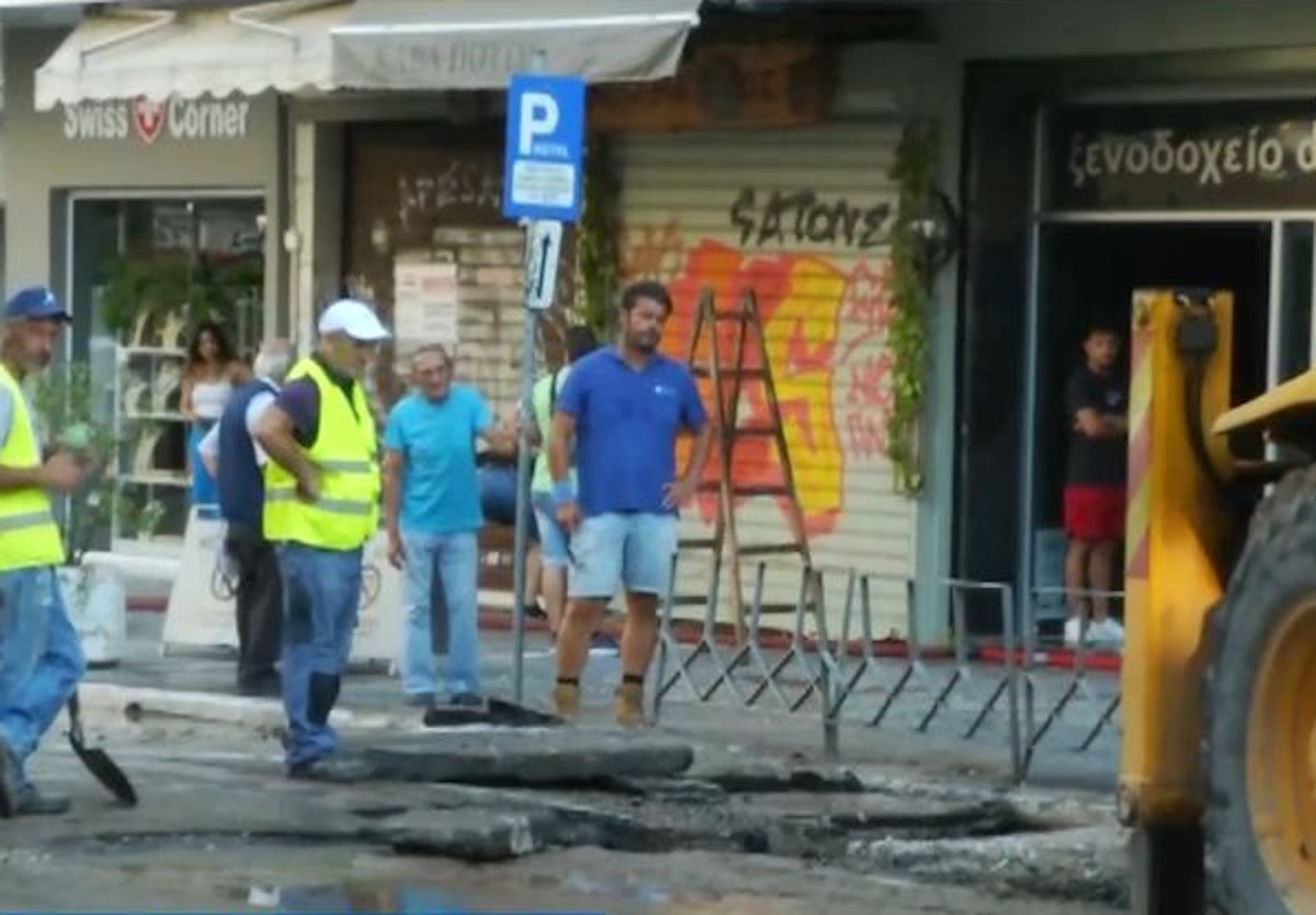 Θεσσαλονίκη: Χωρίς νερό και ρεύμα μεγάλο μέρος του κέντρου λόγω σπασμένου αγωγού
