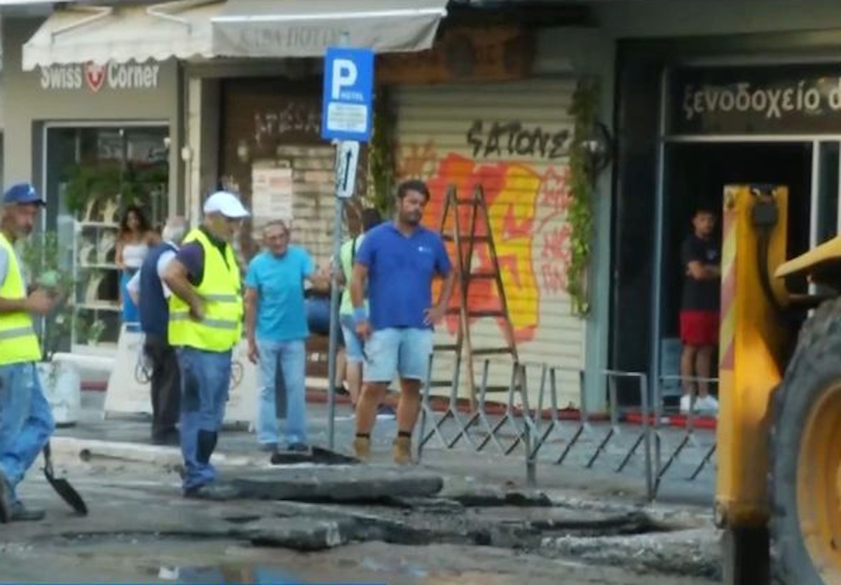 Θεσσαλονίκη: Χωρίς νερό και ρεύμα μεγάλο μέρος του κέντρου λόγω σπασμένου αγωγού