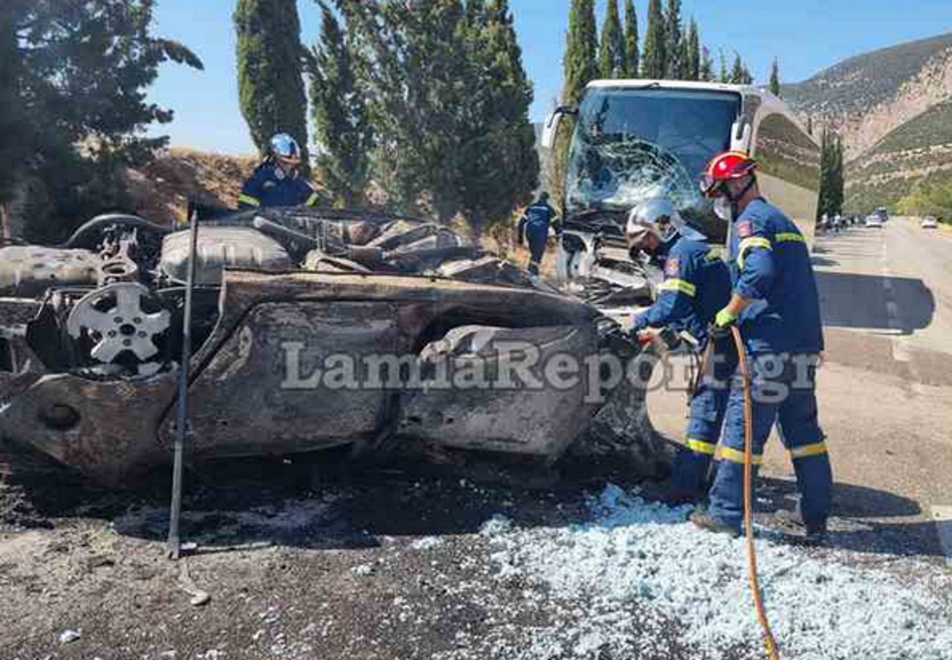 Φωκίδα: Απανθρακώθηκε σε τροχαίο όταν το αυτοκίνητο που οδηγούσε συγκρούστηκε με λεωφορείο