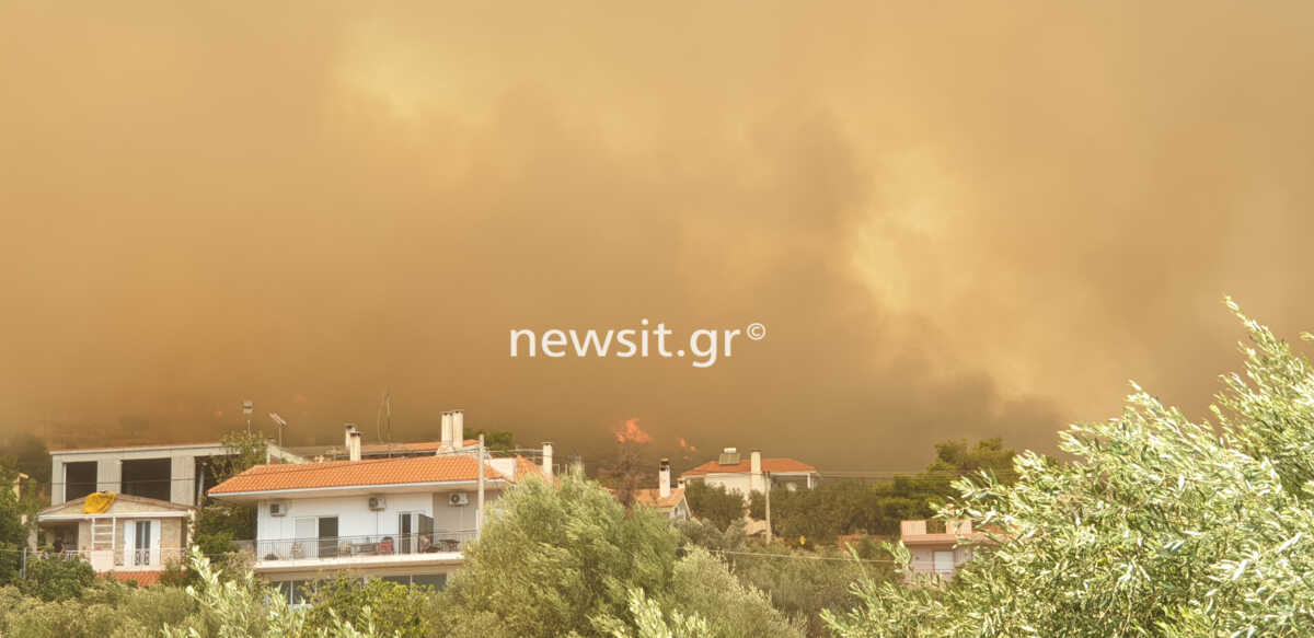 Φωτιά στη Φυλή – Εκκένωση προς Άνω Λιόσια, η φωτιά έχει περικυκλώσει τη Μονή Κλειστών