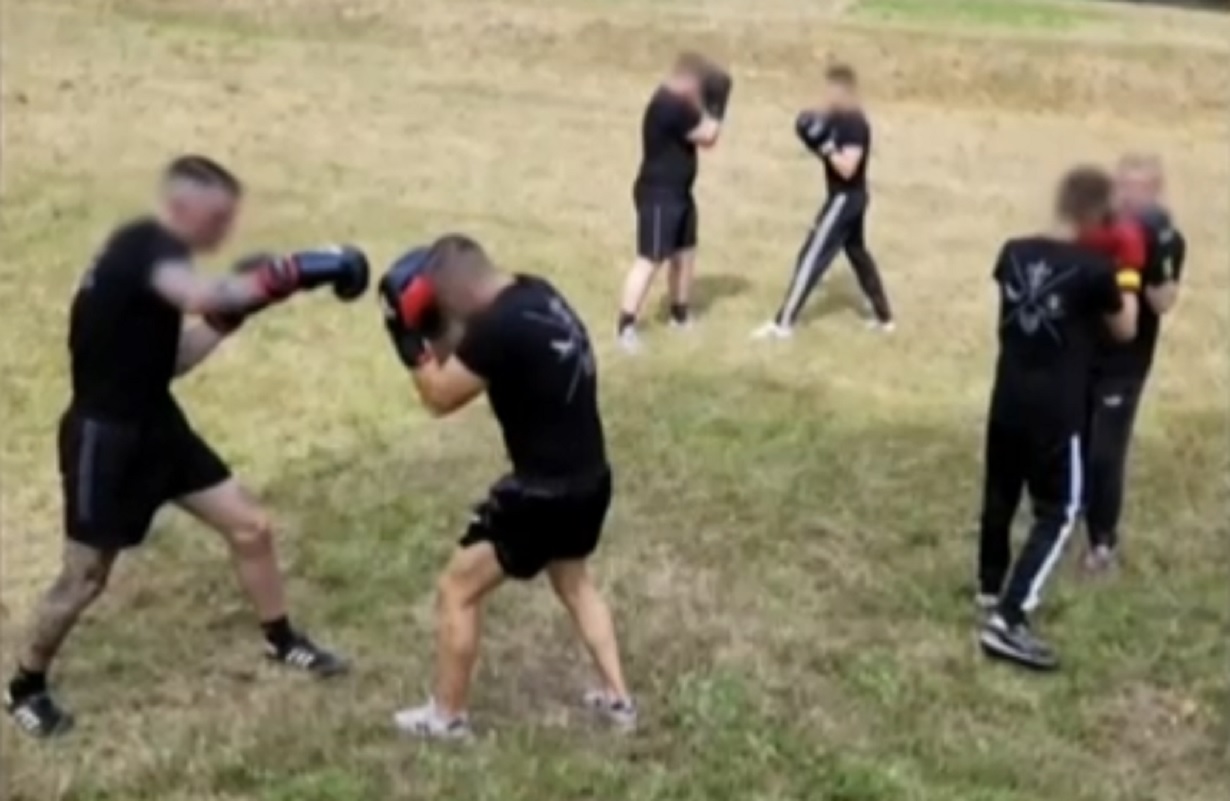 Ντινάμο Ζάγκρεμπ: Στρατιωτική εκπαίδευση με μποξ, πυγμαχία και κάμψεις οι Κροάτες χούλιγκαν