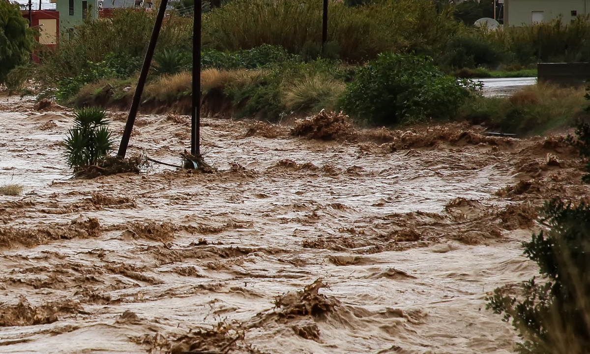 Κακοκαιρία Elias: Χτυπήθηκε με σφοδρότητα η Εύβοια – Κατολισθήσεις και πλημμυρισμένα σπίτια – Κλειστός ο δρόμος από τα Ψαχνά