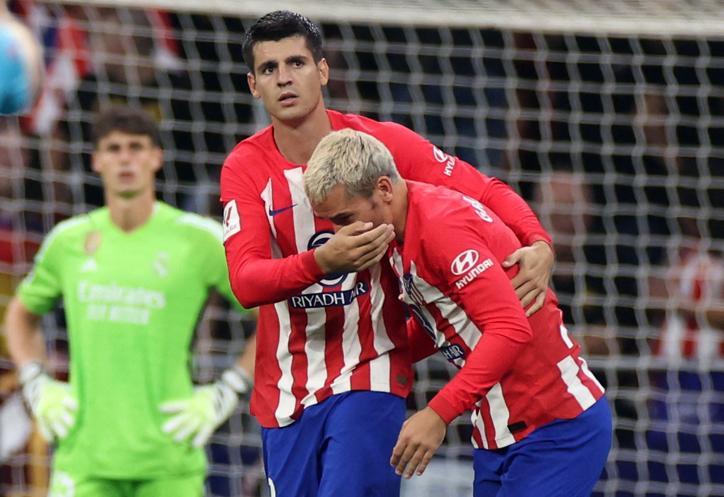 Soccer Football - LaLiga - Atletico Madrid v Real Madrid - Metropolitano, Madrid, Spain - September 24, 2023 Atletico Madrid's Alvaro Morata celebrates scoring their third goal with Antoine Griezmann REUTERS