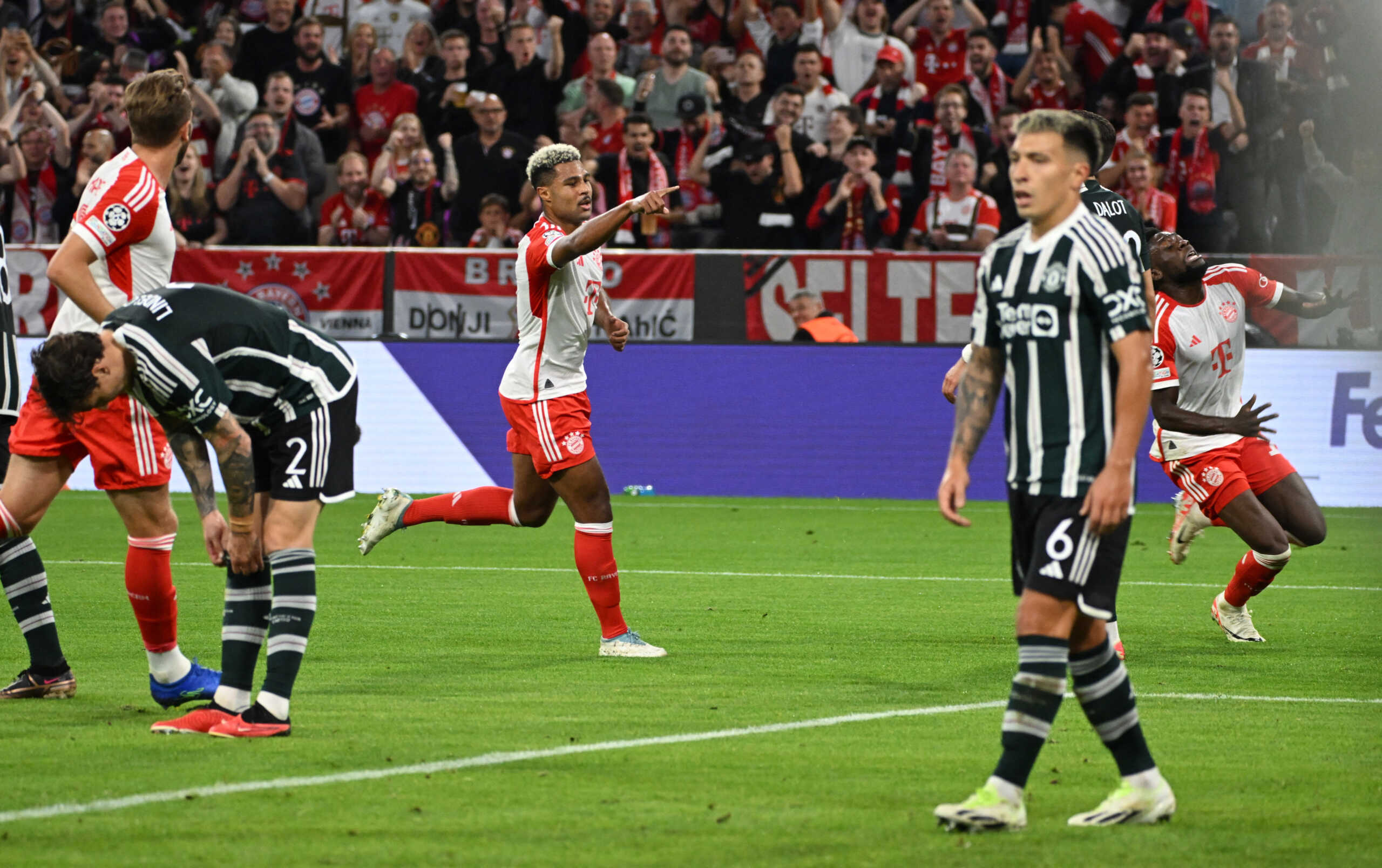 Soccer Football - Champions League - Group A - Bayern Munich v Manchester United - Allianz Arena, Munich, Germany - September 20, 2023 Bayern Munich's Serge Gnabry celebrates scoring their first goal REUTERS