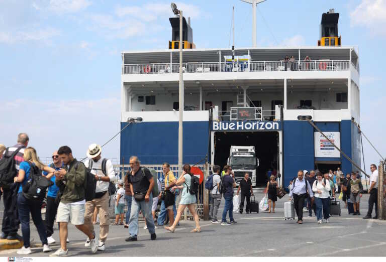 Έφτασε στο λιμάνι του Ηρακλείου το Blue Horizon - Σε σοκ οι επιβάτες - «Δεν κοιμήθηκε κανείς»