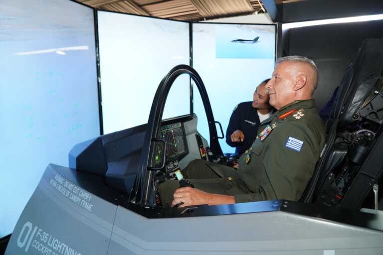 Στο cockpit του F-35 ο Αρχηγός ΓΕΕΘΑ Κωνσταντίνος Φλώρος στο Athens Flying Week