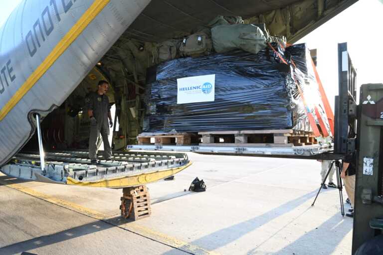 To ΓΕΕΘΑ έστειλε ανθρωπιστική βοήθεια στη Λιβύη, που ισοπεδώθηκε από την κακοκαιρία Daniel - Αναχώρησε το C-130
