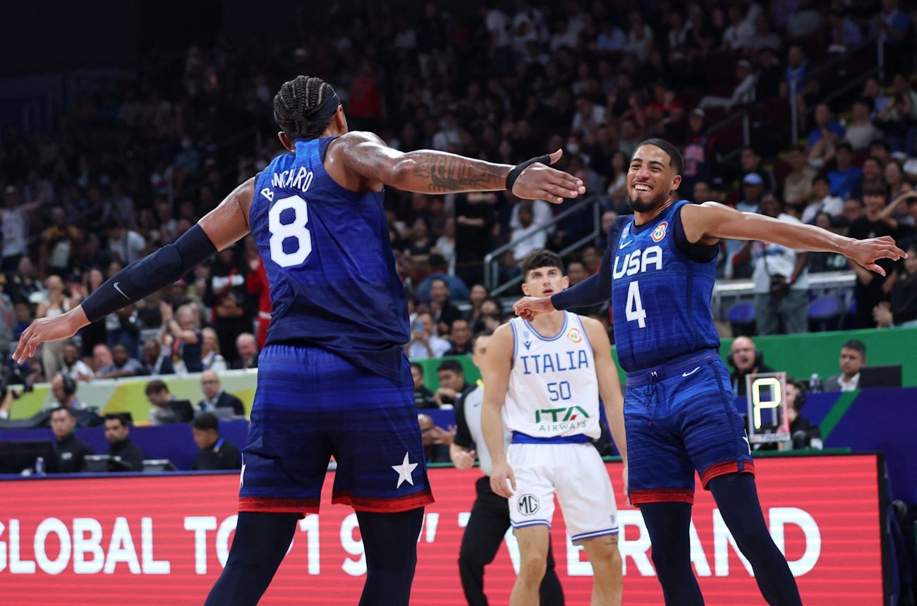 Basketball - FIBA World Cup 2023 - Quarter-Final - Italy v United States - Mall of Asia Arena, Manila, Philippines - September 5, 2023 Tyrese Haliburton and Paolo Banchero of the U.S. react during the match REUTERS