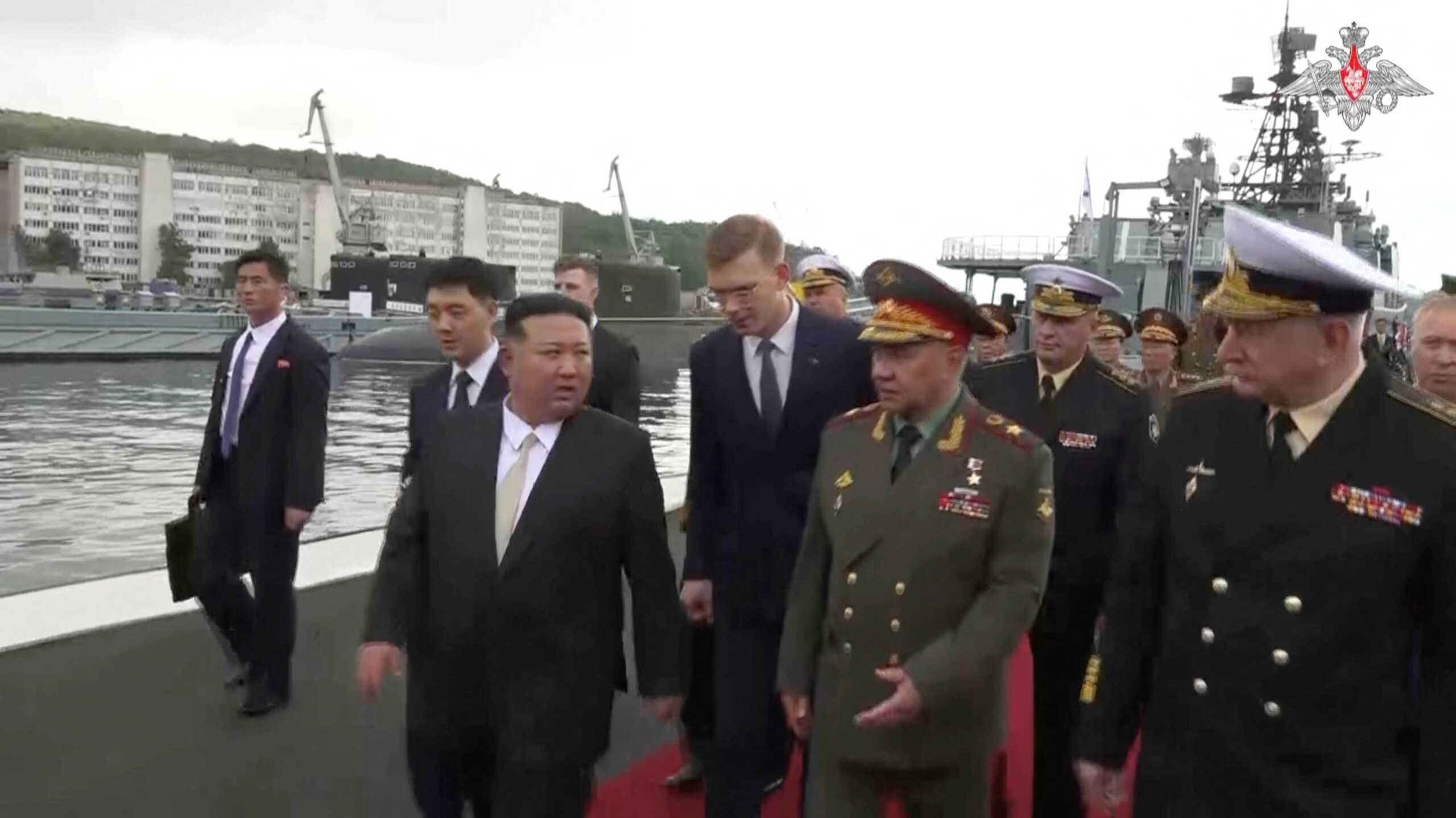 Κιμ Γιονγκ Ουν: Επισκέφθηκε φρεγάτα του ρωσικού Στόλου του Ειρηνικού στο Βλαδιβοστόκ μαζί με τον Σεργκέι Σοϊγκού