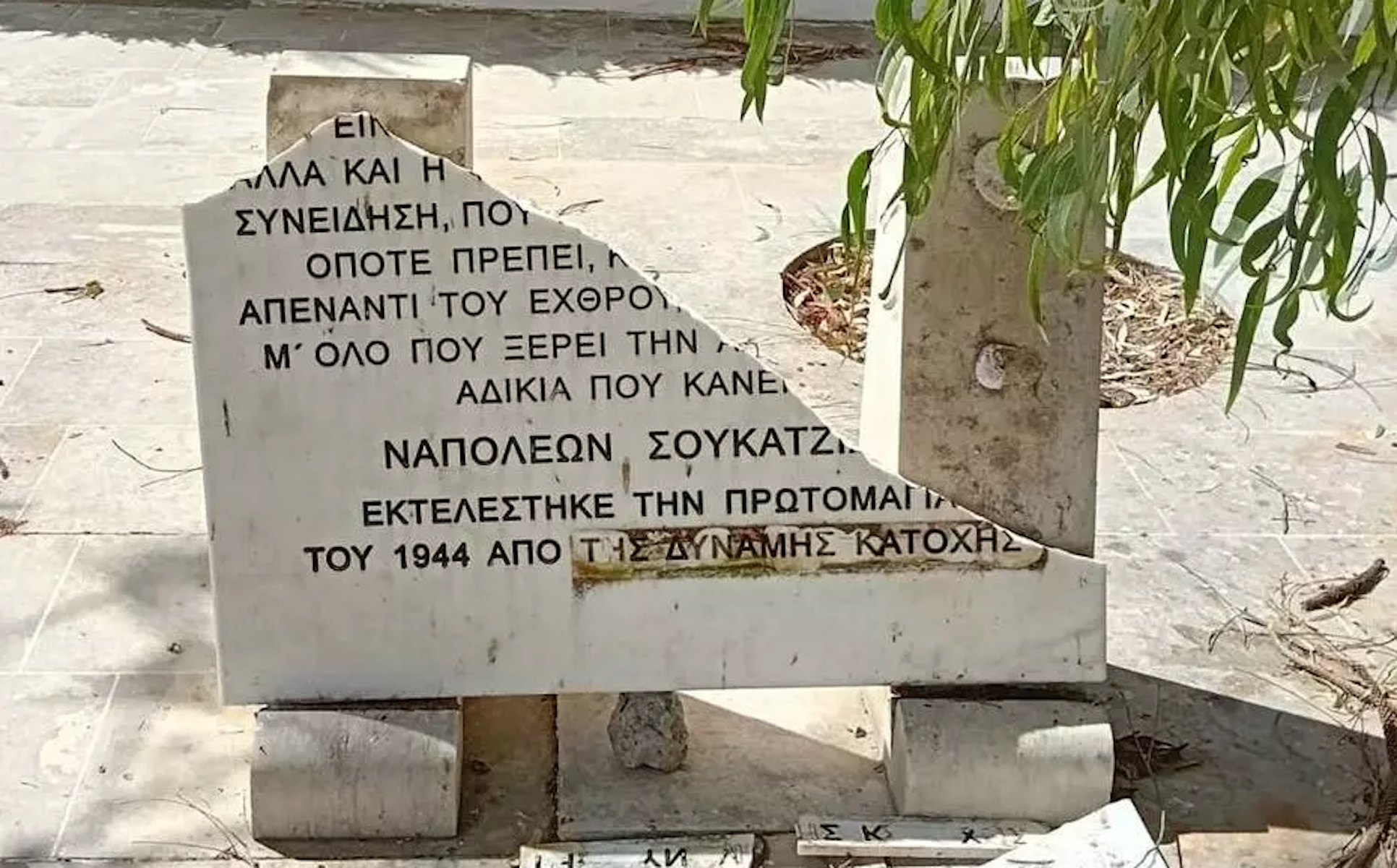 Ηράκλειο: Βανδάλισαν το άγαλμα του Ναπολέοντα Σουκατζίδη