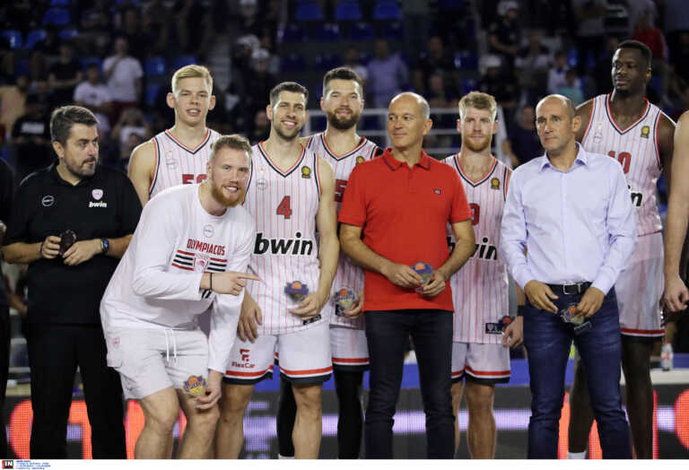 ΠΑΕ Ολυμπιακός για την κατάκτηση του Super Cup: «Μη σταματάς θρύλε, συγχαρητήρια σε όλους»