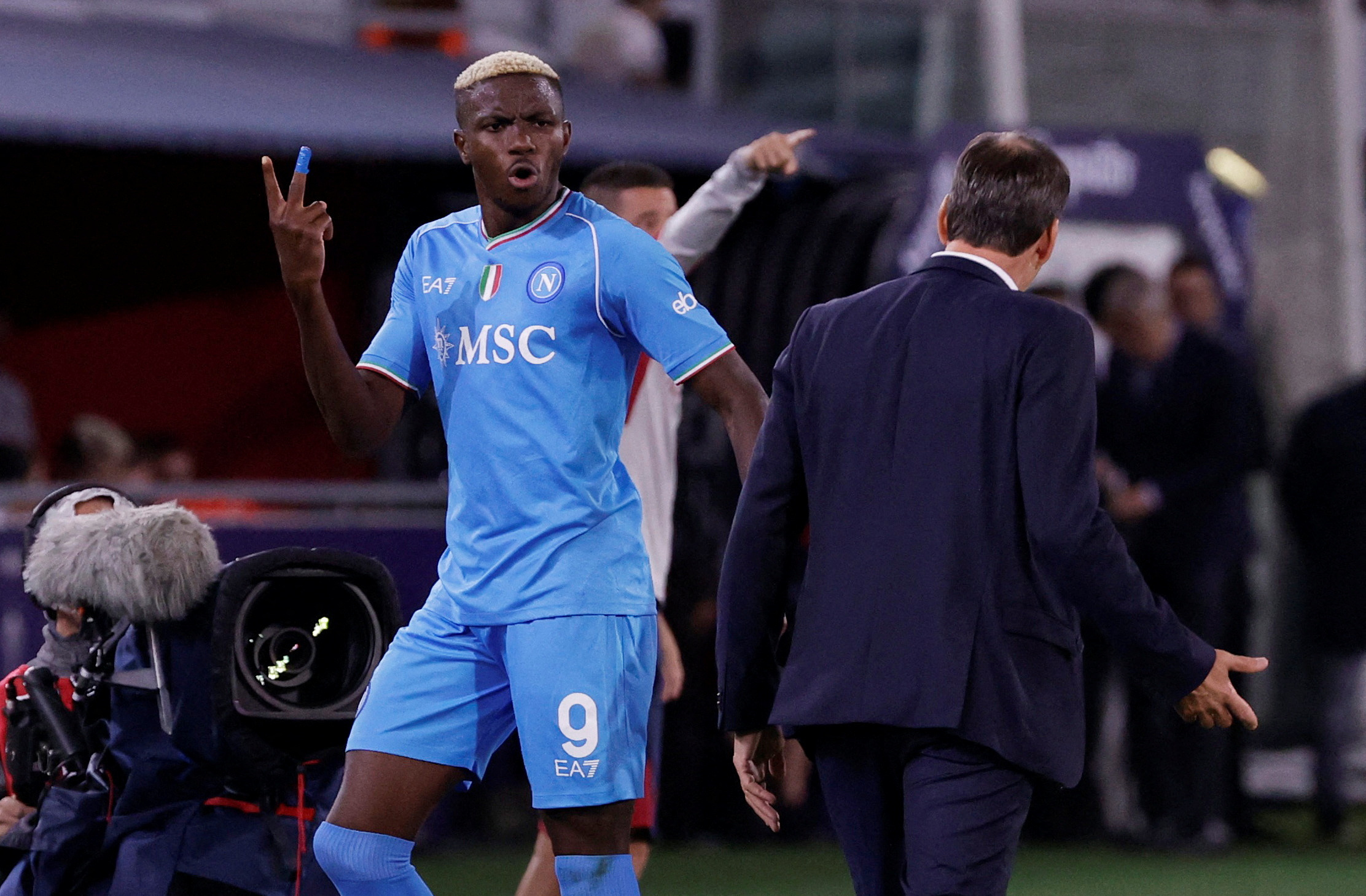 FILE PHOTO: Soccer Football - Serie A - Bologna v Napoli - Stadio Renato Dall'Ara, Bologna, Italy - September 24, 2023 Napoli's Victor Osimhen remonstrates with coach Rudi Garcia after being substituted REUTERS