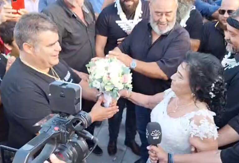 Η 82χρονη Παρασκιώ και ο 41χρονος Κωστής αποκαλύπτονται μετά τον viral γάμο τους στην Κρήτη