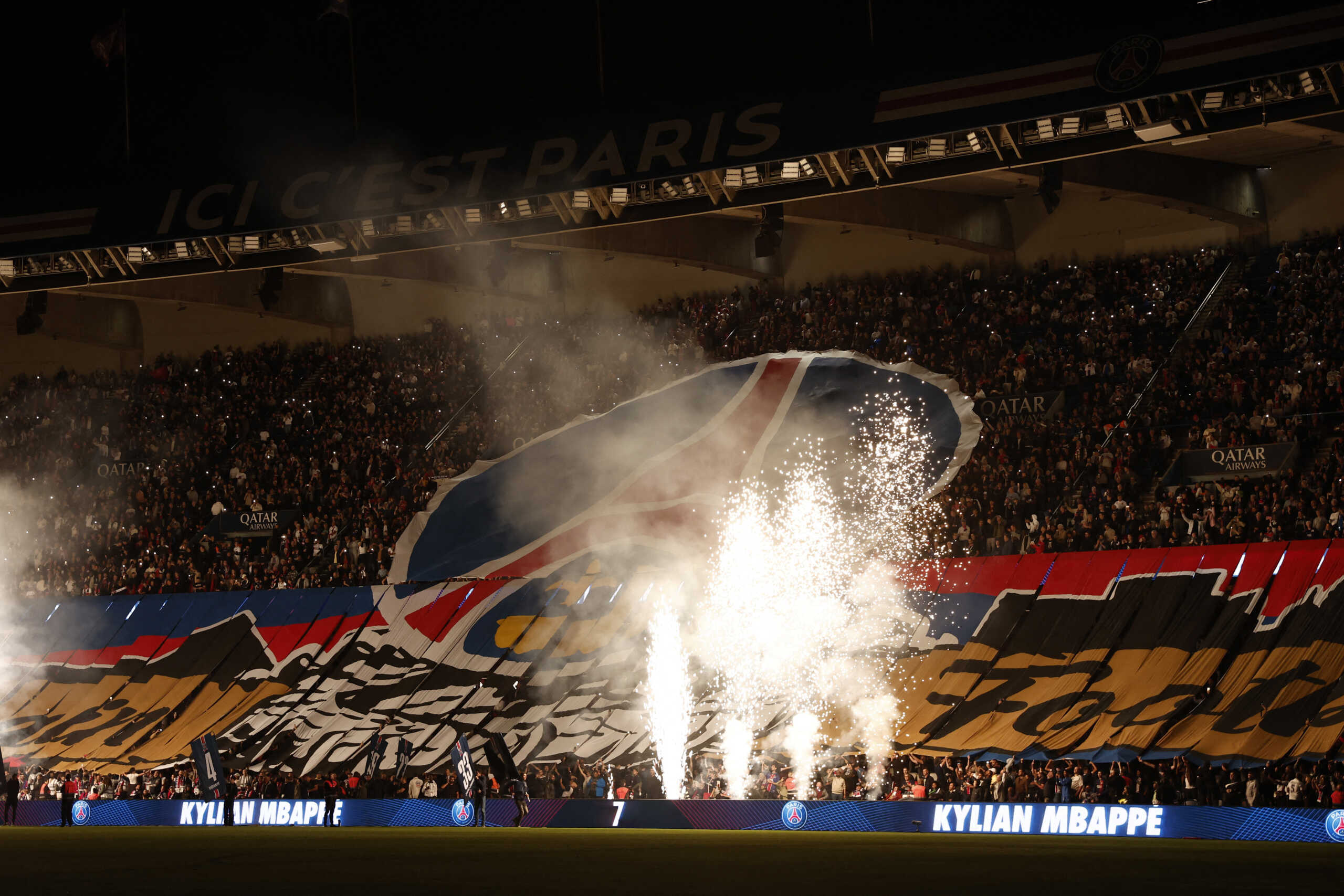 Soccer Football - Ligue 1 - Paris St Germain v Olympique de Marseille - Parc des Princes, Paris, France - September 24, 2023 Paris St Germain fans inside the stadium before the match REUTERS
