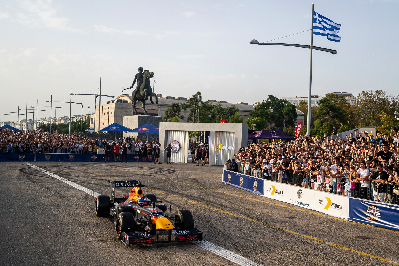 Ζήσαμε το RED BULL SHOWRUN by ALUMIL που έγραψε ιστορία