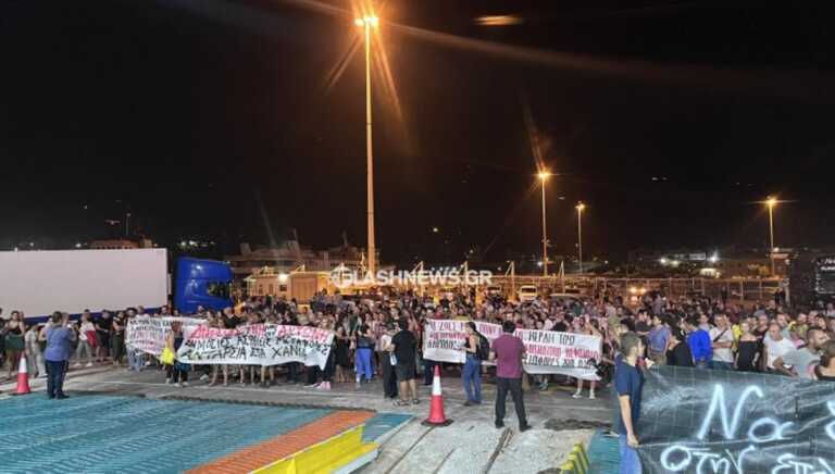 «Βράζει» ο κόσμος στα Χανιά για τη δολοφονία στο Blue Horizon - Νέα διαμαρτυρία στο λιμάνι