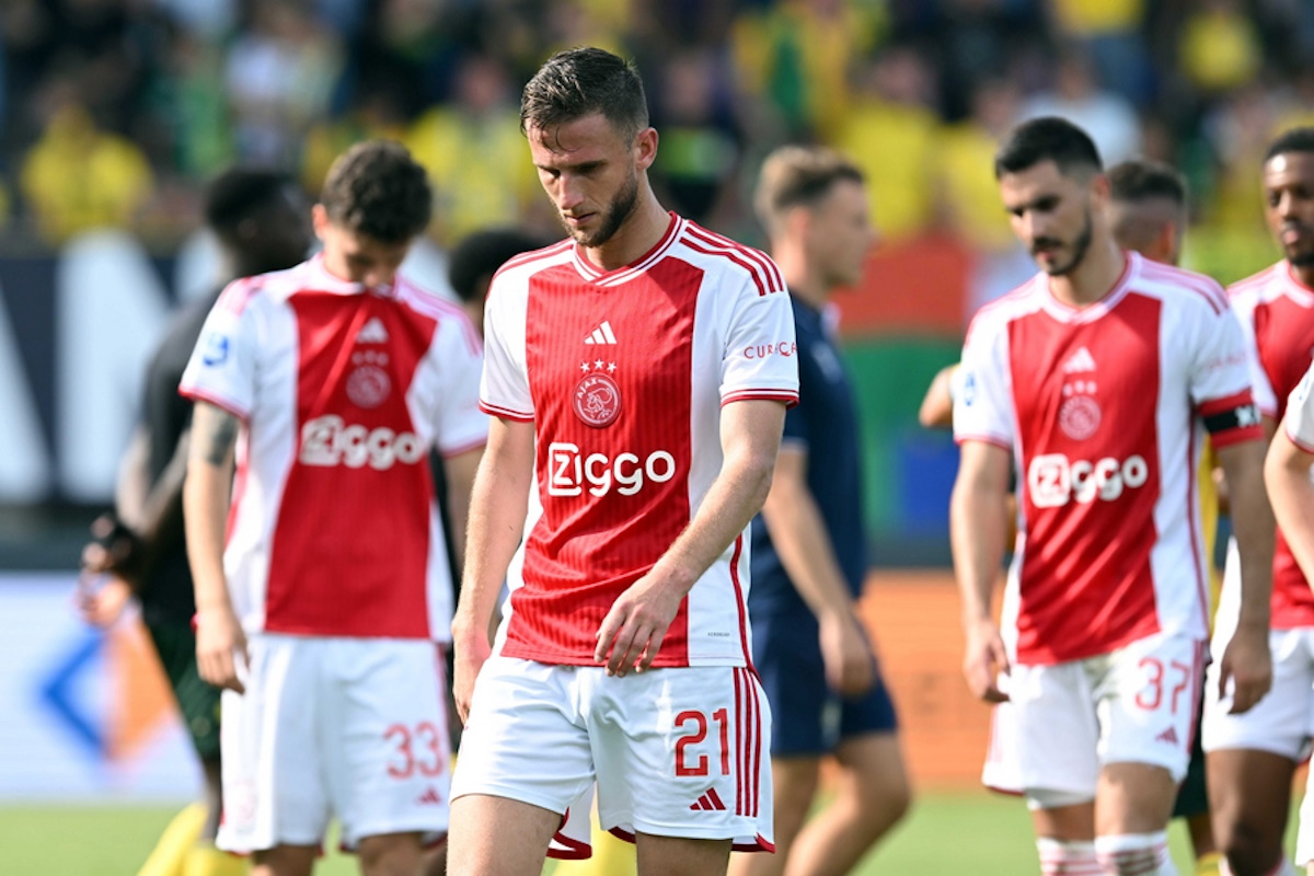 epa10837930 Branco van den Boomen of Ajax disappointed during the Dutch Eredivisie match between Fortuna Sittard and Ajax at the Fortuna Sittard Stadium in Sittard, Netherlands, 03 September 2023.  EPA