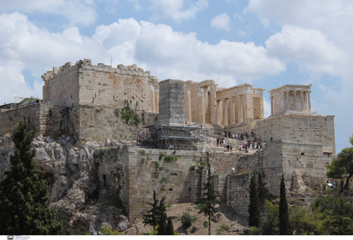 Σαν σήμερα 26 Σεπτεμβρίου η καταστροφή της Ακρόπολης, η δολοφονία Μπακογιάννη και η τραγωδία του Σάμινα