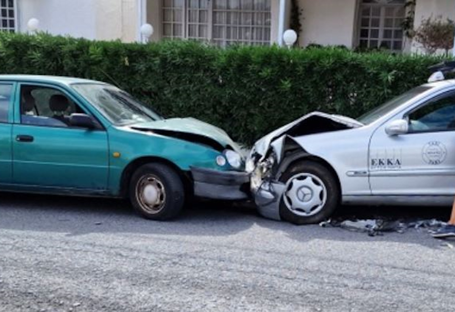 Άνδρος: Νεκρή οδηγός ταξί μετά από τροχαίο με άλλο αυτοκίνητο στη Χώρα