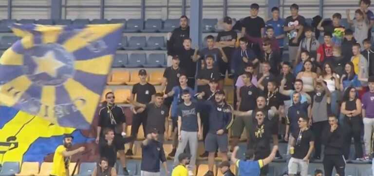 Οι οπαδοί του Αστέρα Τρίπολης φώναξαν «Μιχάλη ζεις για πάντα ΑΕΚτζής» στο παιχνίδι με την ΑΕΚ