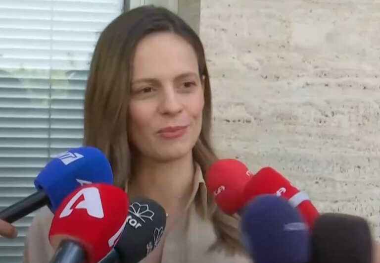 Χαλάρωση για την Έφη Αχτσιόγλου πριν τις εκλογές του ΣΥΡΙΖΑ - «Είμαι αισιόδοξη, μπορεί να γυρίσει το παιχνίδι»