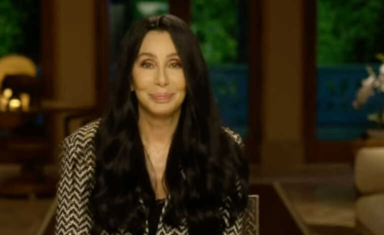 Η Cher αποκάλυψε το μυστικό που τη διατηρεί νέα