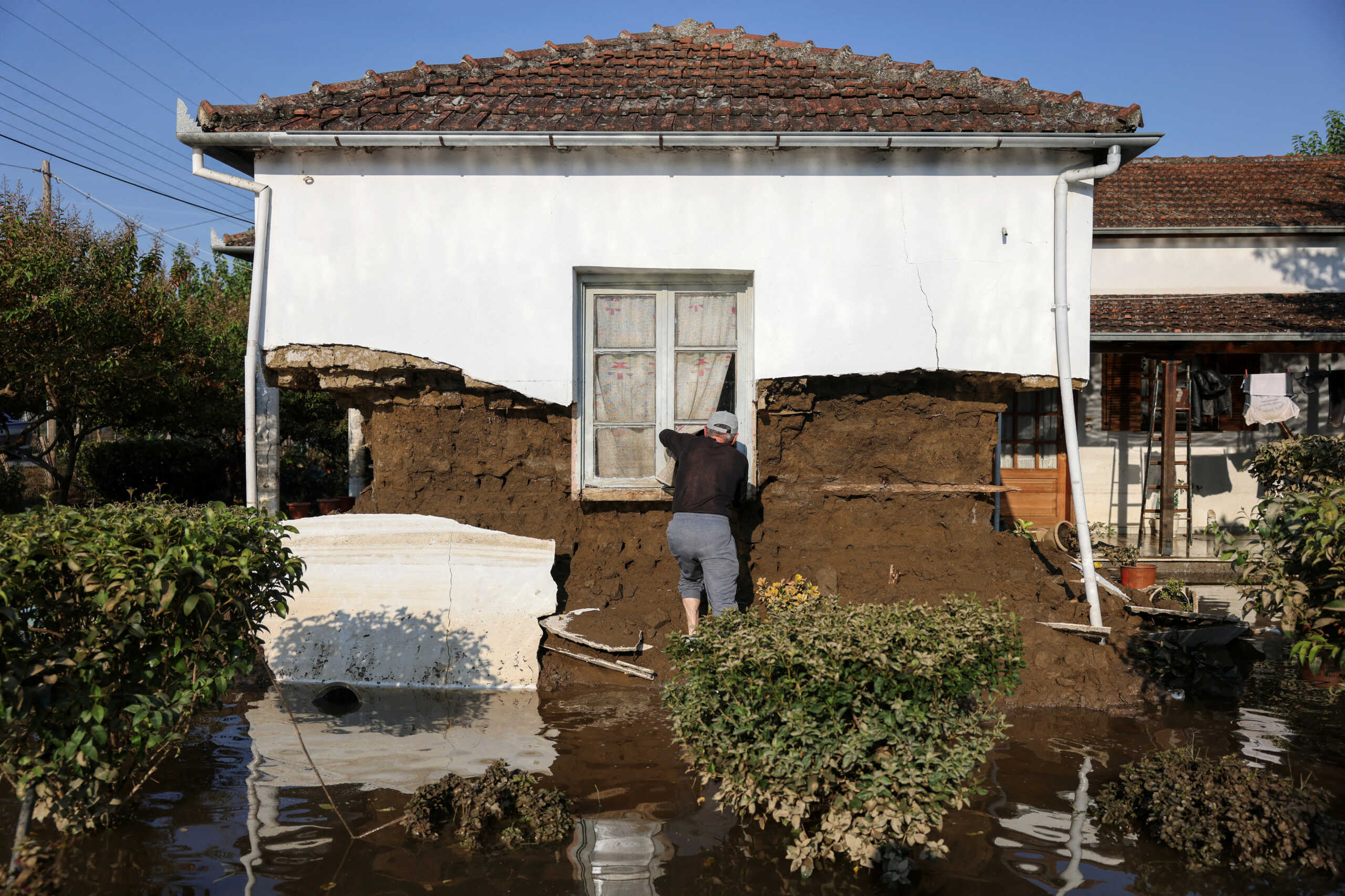 Κακοκαιρία – Λάρισα: Εκκενώνεται το Ομορφοχώρι του Κιλελέρ λόγω πλημμύρας, ήχησε το 112