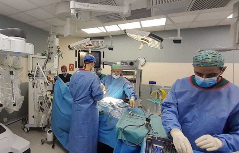 Το Da Vinci Xi εγκαταστάθηκε στο 251 ΓΝΑ και πραγματοποίησε την πρώτη του ρομποτική χειρουργική επέμβαση