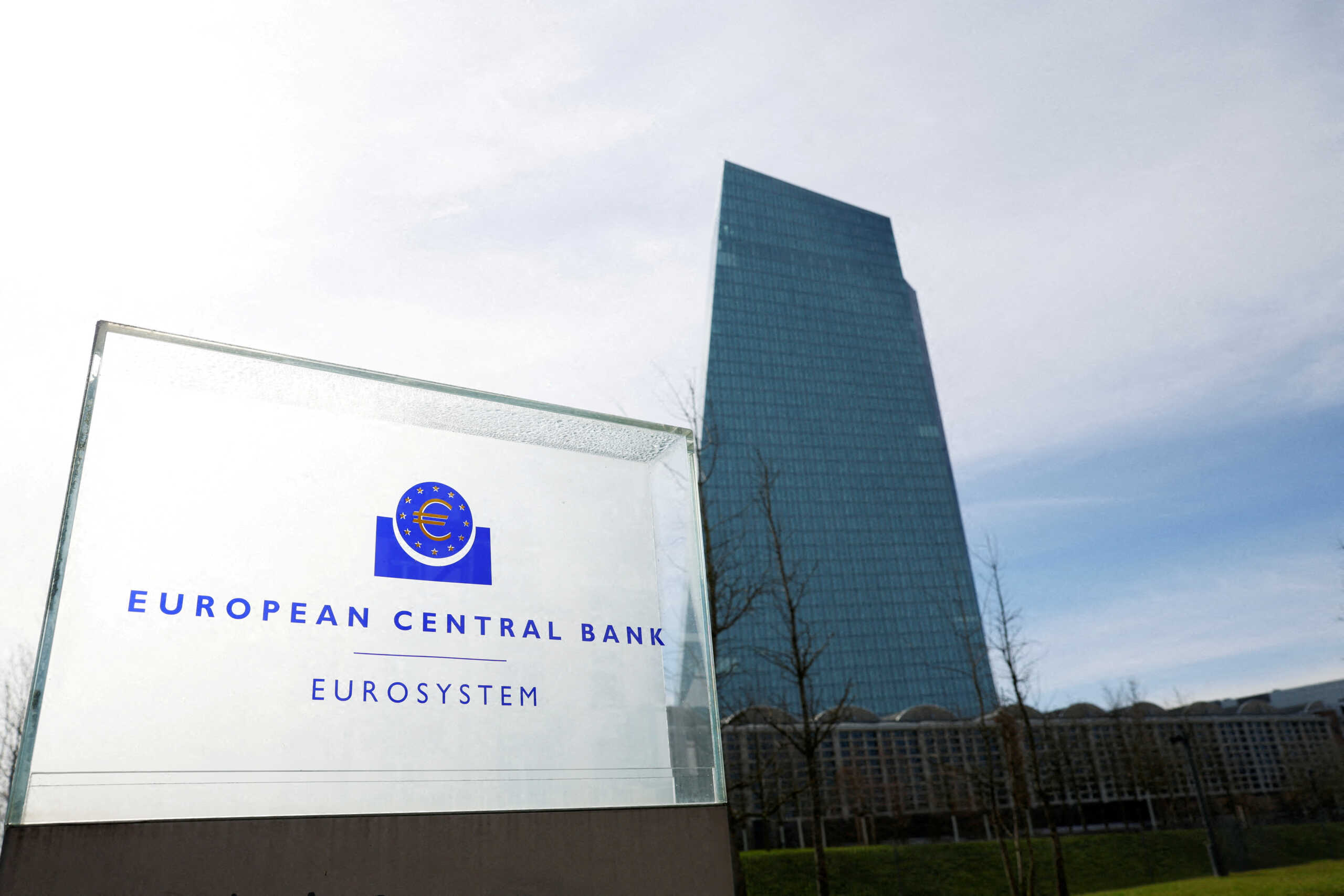 Ομόλογα: Σταθεροποιείται η αγορά – Σε επιφυλακή η Ευρωπαϊκή Κεντρική Τράπεζα – Στο 4,37% το 10ετές ελληνικό