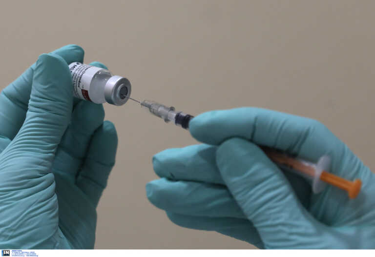 Στα «κάγκελα» οι φαρμακοποιοί με τον αντιγριπικό εμβολιασμό και τη νέα εγκύκλιο Αγαπηδάκη