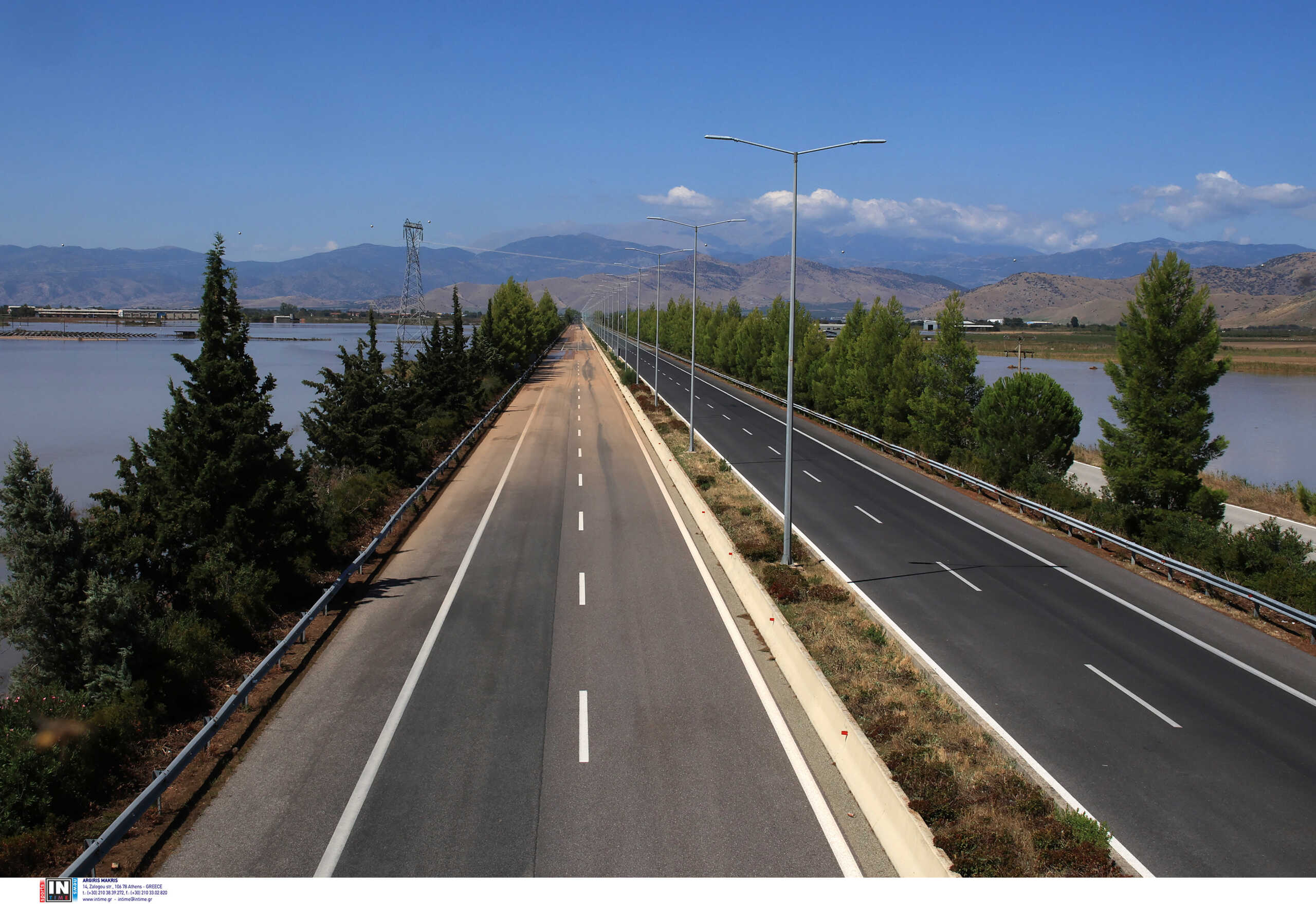 Άνοιξε η εθνική οδός Αθηνών – Θεσσαλονίκης – Απαγόρευση κυκλοφορίας για τα οχήματα άνω των 3,5 τόνων