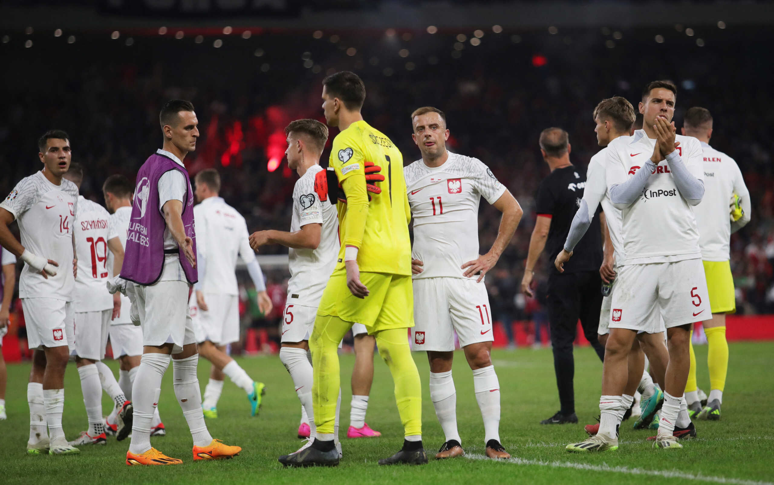 Soccer Football - Euro 2024 Qualifier - Group E - Albania v Poland - Air Albania Stadium, Tirana, Albania - September 10, 2023 Poland players look dejected after the match REUTERS