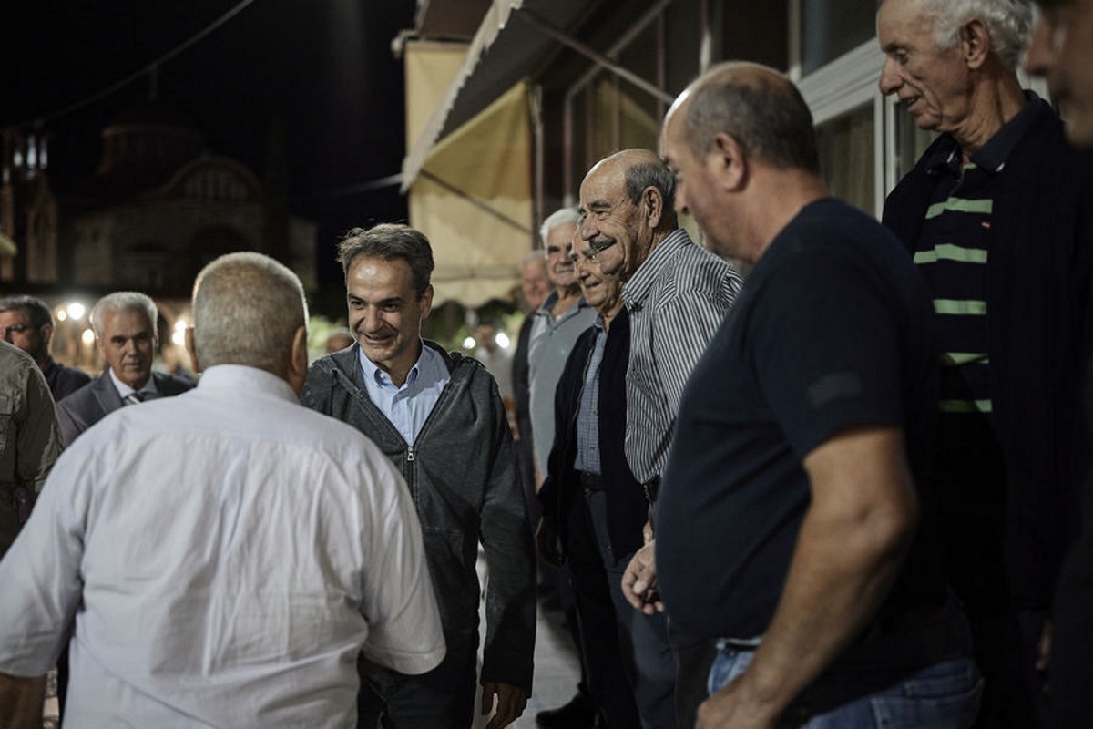 Κυριάκος Μητσοτάκης: Ανθρώπινες στιγμές στη Δαδιά – Με την πρόεδρο της Δημοκρατίας δείπνησαν με κατοίκους