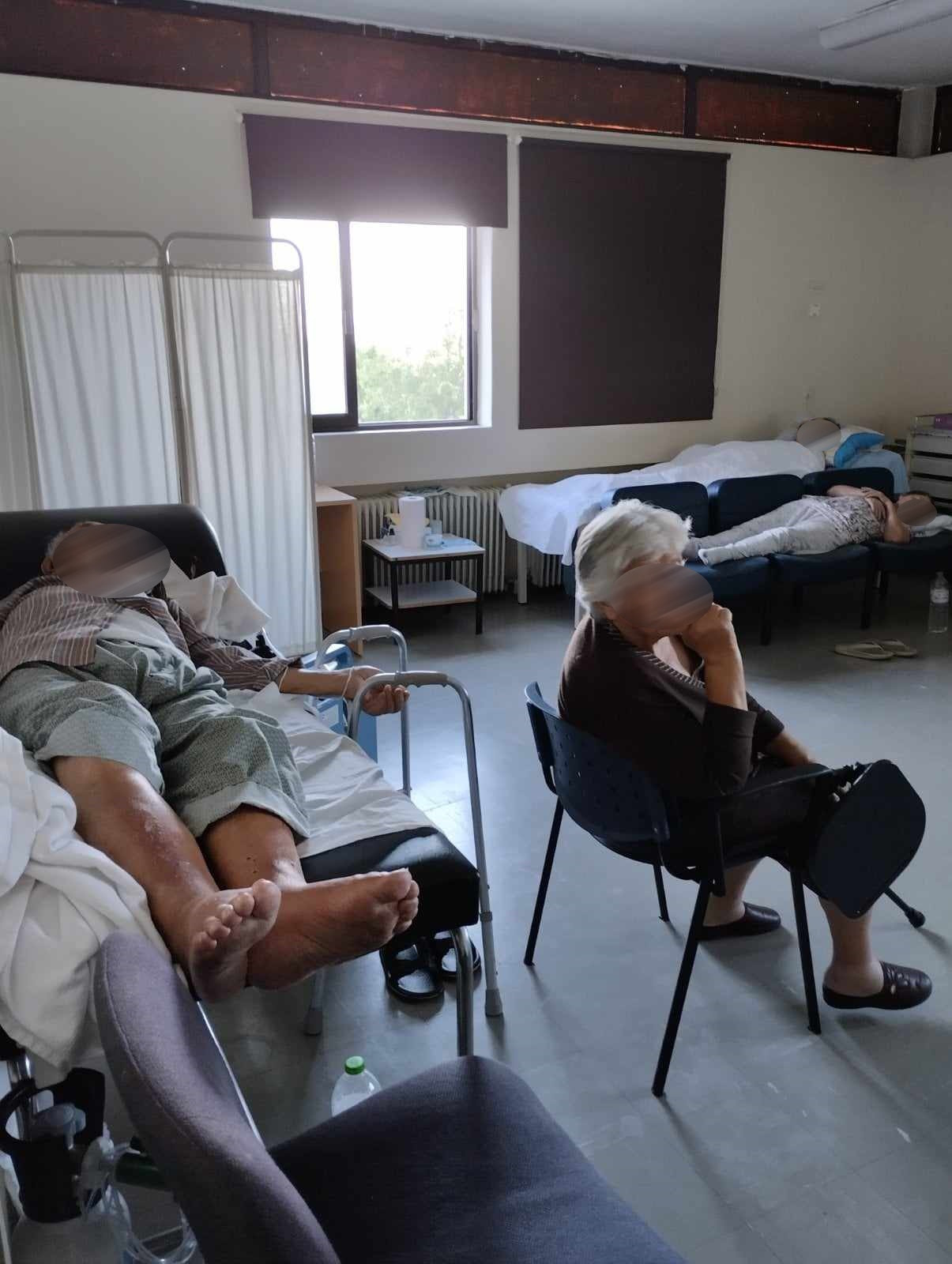 Καταφύγιο βρήκαν 40 κάτοικοι της Φαρκαδόνας Τρικάλων στο Κέντρο Υγείας - Μεταξύ τους 6 ασθενείς και ένας που τον τσίμπησε φίδι