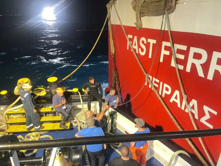 Μετά από 18 ώρες έληξε η «Οδύσσεια» των επιβατών του Fast Ferries Andros στη Ραφήνα