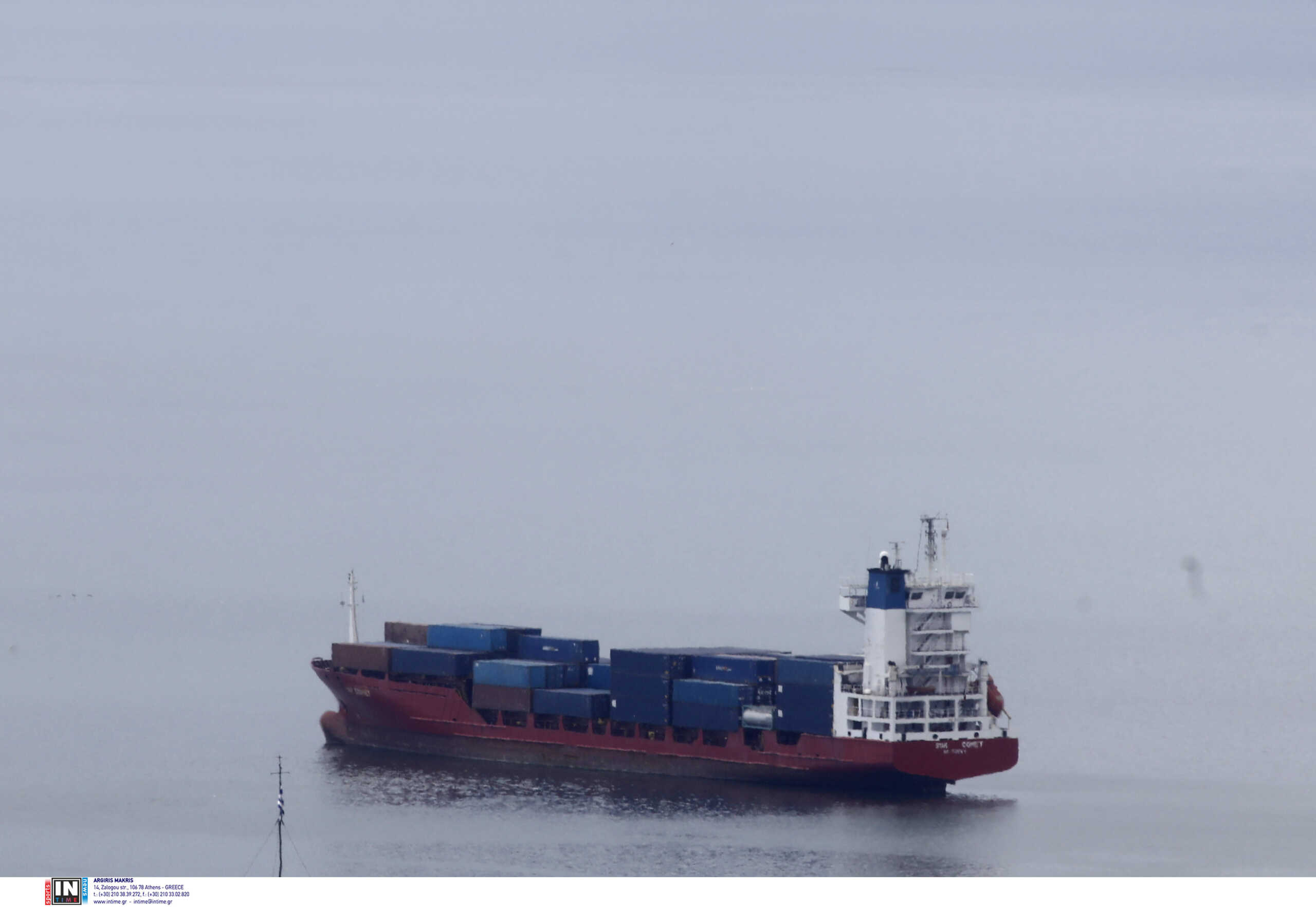 Φορτηγό πλοίο προσάραξε κοντά στη Μακρόνησο – Αποκολλήθηκε από ρυμουλκό
