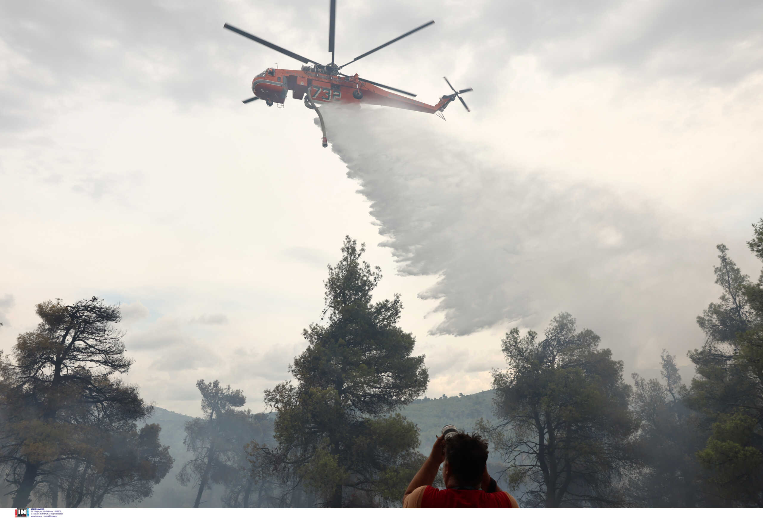 Φωτιά στη Σητεία – «Σηκώθηκε» ελικόπτερο