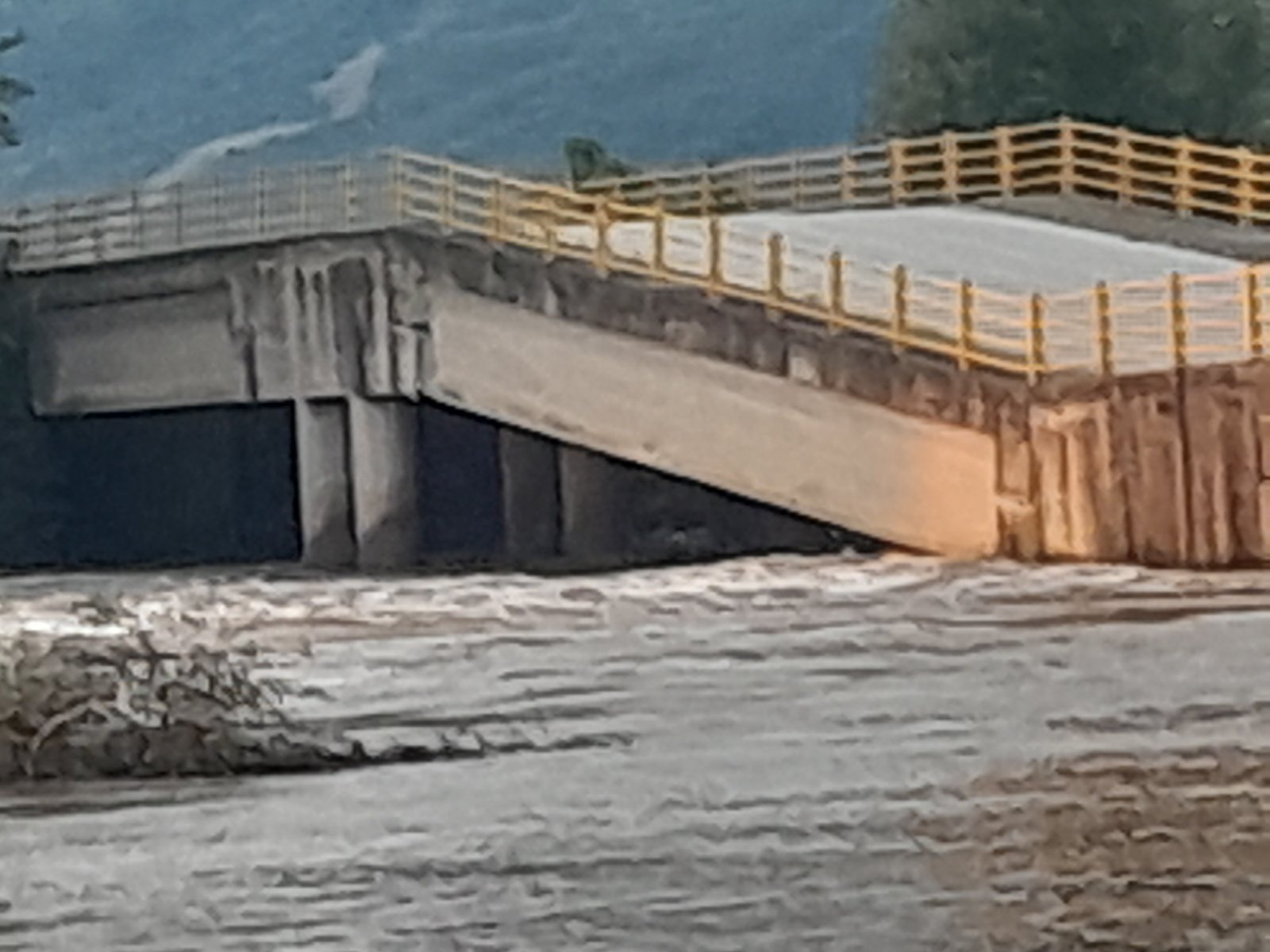 Κακοκαιρία – Λάρισα: Κατέρρευσε η γέφυρα στον Παλαιόπυργο μετά τις πλημμύρες, δείτε εικόνες