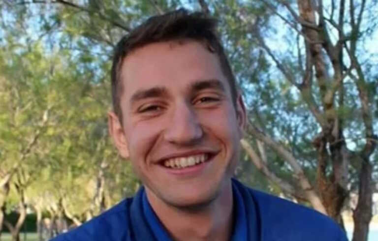 Σπαραγμός στην κηδεία του 27χρονου στρατιωτικού Γιώργου Βούλγαρη που σκοτώθηκε στη Λιβύη - Βυθισμένη στο πένθος η Καρδίτσα